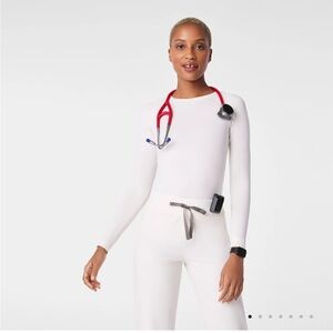 Figs salta seamless under scrub top